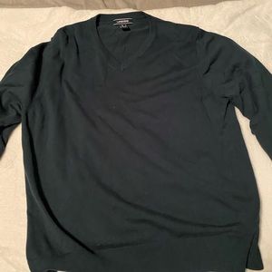 Men’s lands end v neck green sweater